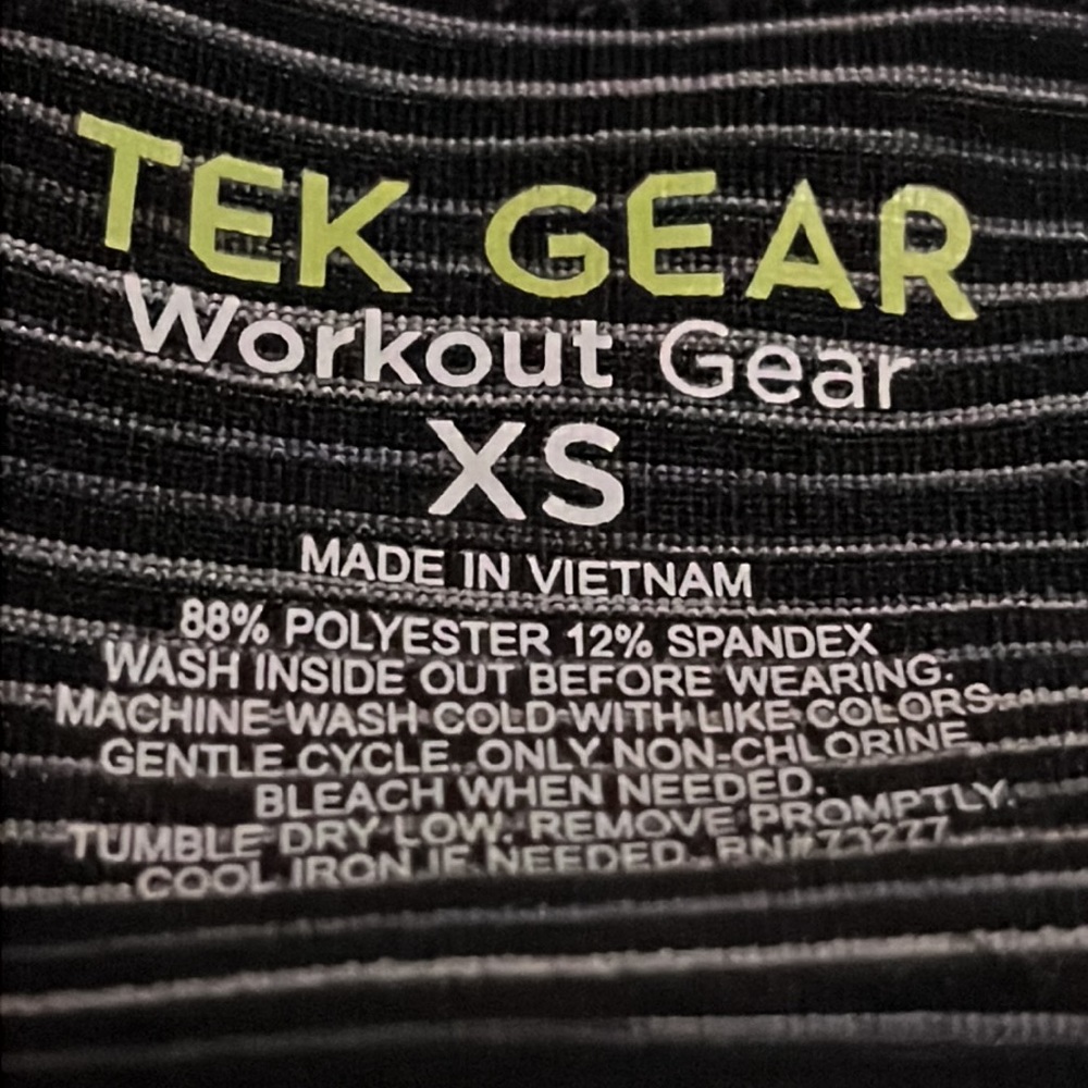 Dry fit work out shirt - Picture 2 of 3